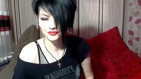black_hot_01 online show from 12/13/24, 06:10