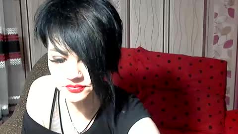 black_hot_01 online show from 12/25/24, 08:07