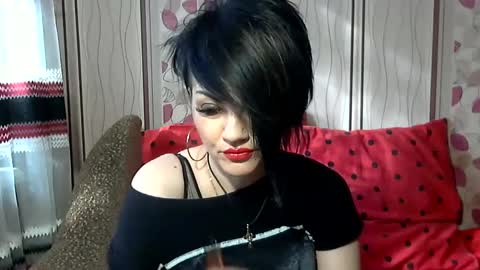 black_hot_01 online show from 02/26/25, 08:04
