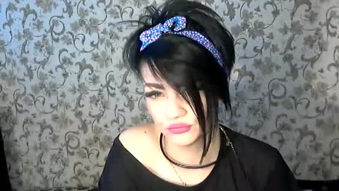 black_hot_01 online show from 09/17/25, 05:42