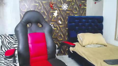 black_king_241 online show from 12/04/25, 02:54