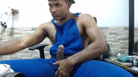 black_latino6 online show from 11/04/25, 08:19