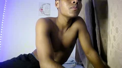 Snapshot of black_men9 chatting on 12/15/25, 03:44 black_men9 online show from 12/15/25, 03:44