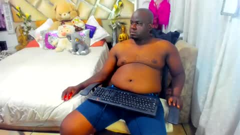 Snapshot of black_monster_bigcock27 chatting on 07/26/26, 04:09 tommy online show from 07/26/26, 04:09