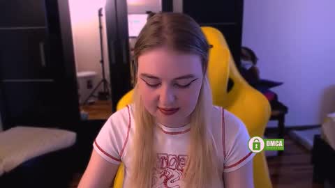 Snapshot of black_neon chatting on 11/24/25, 09:09 Sasha and Bella online show from 11/24/25, 09:09