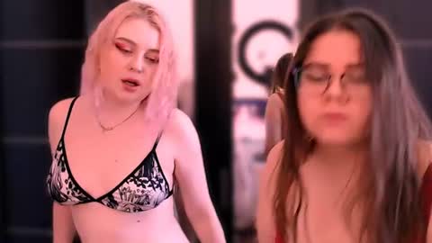 Sasha and Bella online show from 06/15/26, 05:53