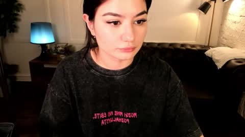 Snapshot of black_pant3r chatting on 09/19/25, 02:46 Mon Mon online show from 09/19/25, 02:46