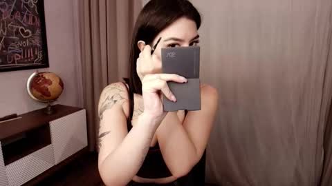 Snapshot of black_pant3r chatting on 10/02/25, 02:40 Mon Mon online show from 10/02/25, 02:40