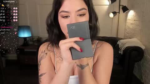 Snapshot of black_pant3r chatting on 10/13/25, 02:55 Mon Mon online show from 10/13/25, 02:55