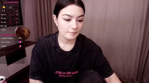 Snapshot of black_pant3r chatting on 10/19/25, 02:45 Mon Mon online show from 10/19/25, 02:45