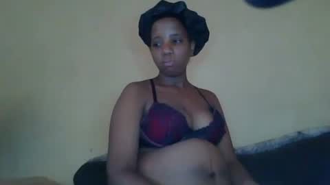 Snapshot of black_queen0111254 chatting on 04/09/26, 11:04 Blackqueen online show from 04/09/26, 11:04