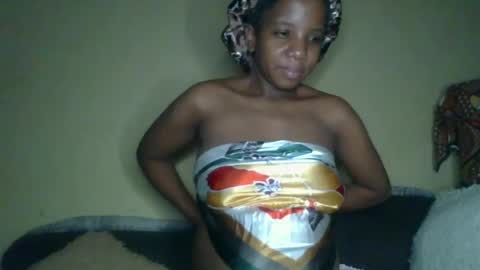 Snapshot of black_queen0111254 chatting on 04/17/26, 12:46 Blackqueen online show from 04/17/26, 12:46