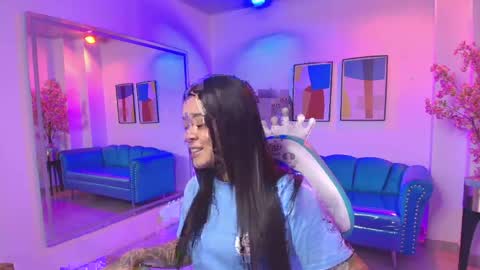 Snapshot of black_roseee chatting on 04/19/26, 03:39 Rousse online show from 04/19/26, 03:39