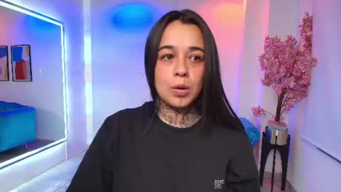 Snapshot of black_roseee chatting on 06/11/26, 03:48 Rousse online show from 06/11/26, 03:48