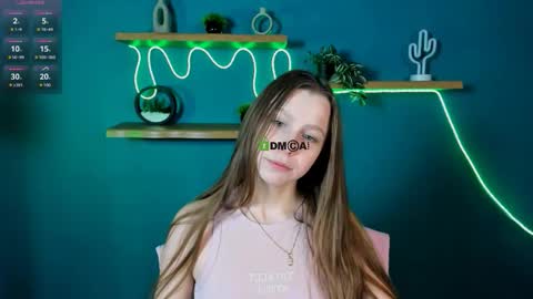 black_sara_ online show from 11/23/25, 09:42