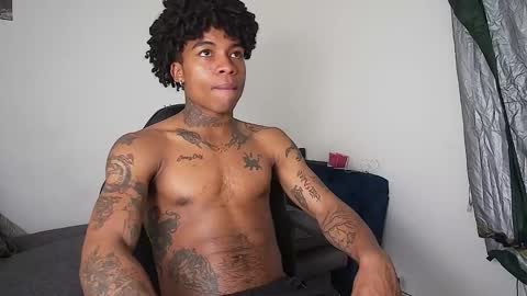 Snapshot of black_tentationx chatting on 11/27/25, 06:26 black_tentationx online show from 11/27/25, 06:26