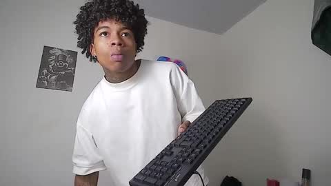 Snapshot of black_tentationx chatting on 11/27/25, 11:18 black_tentationx online show from 11/27/25, 11:18