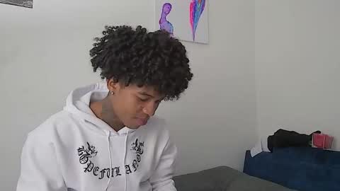 Snapshot of black_tentationx chatting on 11/29/25, 12:57 black_tentationx online show from 11/29/25, 12:57