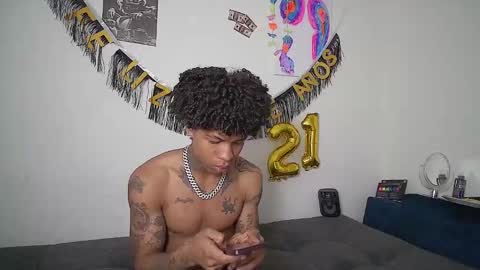 Snapshot of black_tentationx chatting on 12/03/25, 01:42 black_tentationx online show from 12/03/25, 01:42