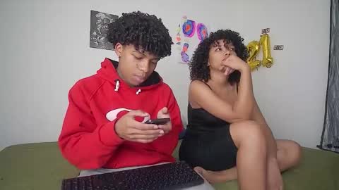 Snapshot of black_tentationx chatting on 12/14/25, 01:33 black_tentationx online show from 12/14/25, 01:33