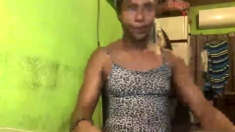 Snapshot of blackasiancockts chatting on 11/19/25, 03:06 Crystal online show from 11/19/25, 03:06