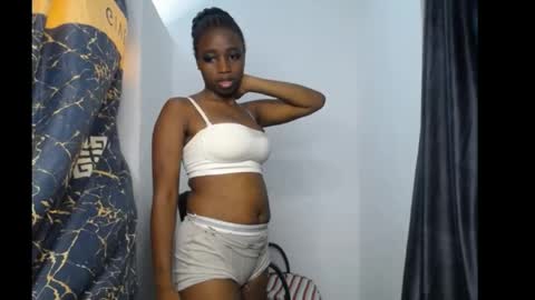 Snapshot of blackbeauty60 chatting on 05/17/26, 05:31 lela online show from 05/17/26, 05:31