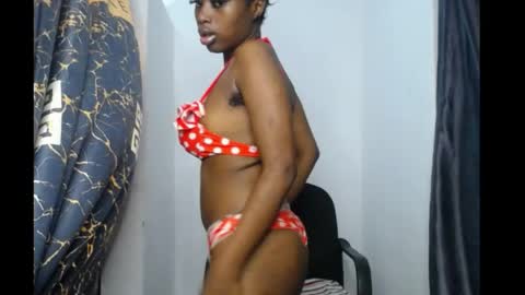 Snapshot of blackbeauty60 chatting on 06/01/26, 05:47 lela online show from 06/01/26, 05:47
