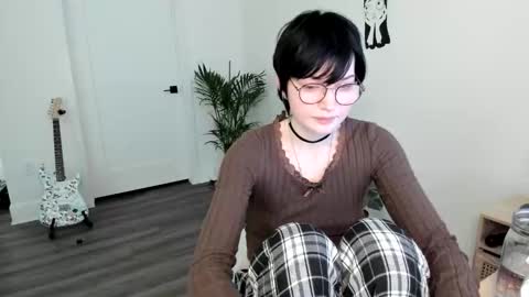 Snapshot of blackberryfizz chatting on 10/19/25, 03:34 Ella online show from 10/19/25, 03:34