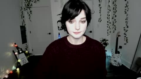 Snapshot of blackberryfizz chatting on 12/15/25, 04:11 Ella online show from 12/15/25, 04:11