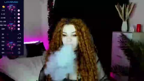 Snapshot of blackcurrrant chatting on 01/22/25, 02:03 Elise online show from 01/22/25, 02:03