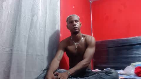 Snapshot of blackhornyx20 chatting on 01/18/26, 01:53 blackhornyx20 online show from 01/18/26, 01:53