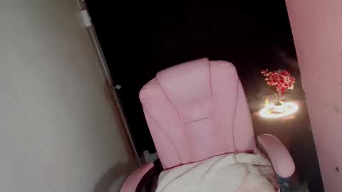 Snapshot of blacklady_fucker69 chatting on 12/13/25, 08:14 JUST CALL ME KEYLAH 3 online show from 12/13/25, 08:14