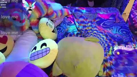 Snapshot of blacklightparty69 chatting on 01/18/26, 02:04 blacklightparty69 online show from 01/18/26, 02:04