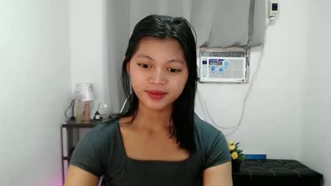 Snapshot of blackmanika chatting on 10/22/25, 04:40 blackmanika online show from 10/22/25, 04:40