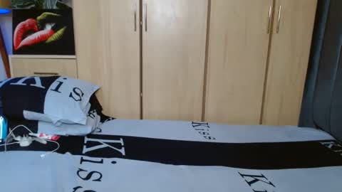 Snapshot of blackmellanin_ chatting on 02/23/25, 06:28 Smiley sylivia online show from 02/23/25, 06:28