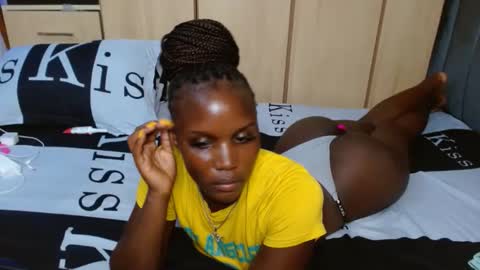 Snapshot of blackmellanin_ chatting on 02/23/25, 04:46 Smiley sylivia online show from 02/23/25, 04:46