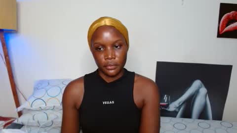 Snapshot of blackmellanin_ chatting on 09/17/25, 04:36 Smiley sylivia online show from 09/17/25, 04:36