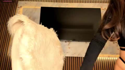 Snapshot of blackmilk_01 chatting on 11/11/25, 02:11 Karina online show from 11/11/25, 02:11