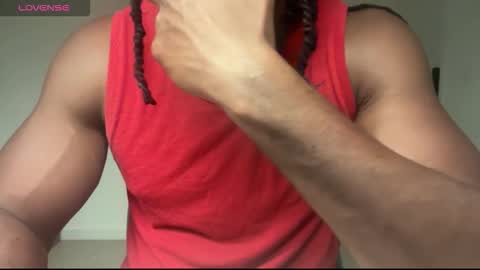 Snapshot of blackmuscles77 chatting on 03/11/26, 03:23 blackmuscles77 online show from 03/11/26, 03:23