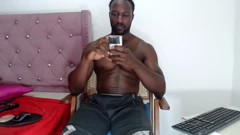 Twtter 1MikeBeckford            Onlyfns beckfordmike online show from 12/08/24, 05:18