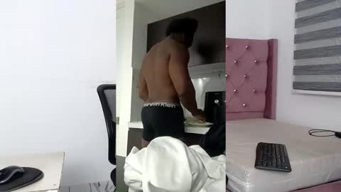 Snapshot of blacknikes chatting on 11/08/25, 10:59 Twtter 1MikeBeckford Onlyfns beckfordmike online show from 11/08/25, 10:59