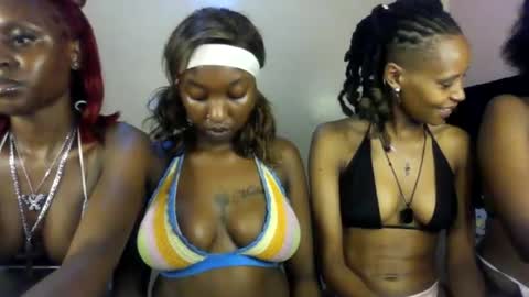 Snapshot of blackqueen2030_ chatting on 06/02/26, 04:47 blackqueen2030 online show from 06/02/26, 04:47