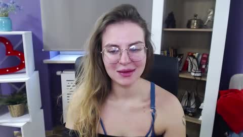 Z O E Y online show from 12/02/24, 11:56
