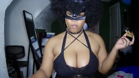 Snapshot of blacksirenqueen chatting on 12/01/24, 09:59 Queen Siren online show from 12/01/24, 09:59
