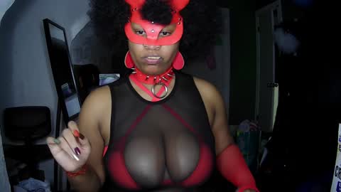 Snapshot of blacksirenqueen chatting on 12/10/24, 04:45 Queen Siren online show from 12/10/24, 04:45