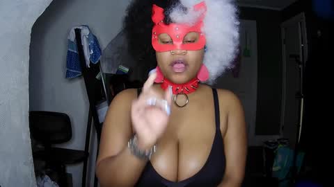 Snapshot of blacksirenqueen chatting on 12/20/24, 05:57 Queen Siren online show from 12/20/24, 05:57