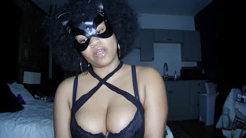 Snapshot of blacksirenqueen chatting on 01/13/25, 01:45 Queen Siren online show from 01/13/25, 01:45