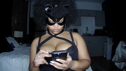Snapshot of blacksirenqueen chatting on 01/13/25, 04:50 Queen Siren online show from 01/13/25, 04:50