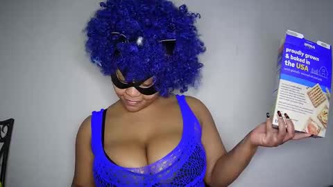 Snapshot of blacksirenqueen chatting on 02/12/25, 07:02 Queen Siren online show from 02/12/25, 07:02