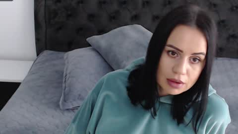 Mira online show from 12/03/24, 01:43